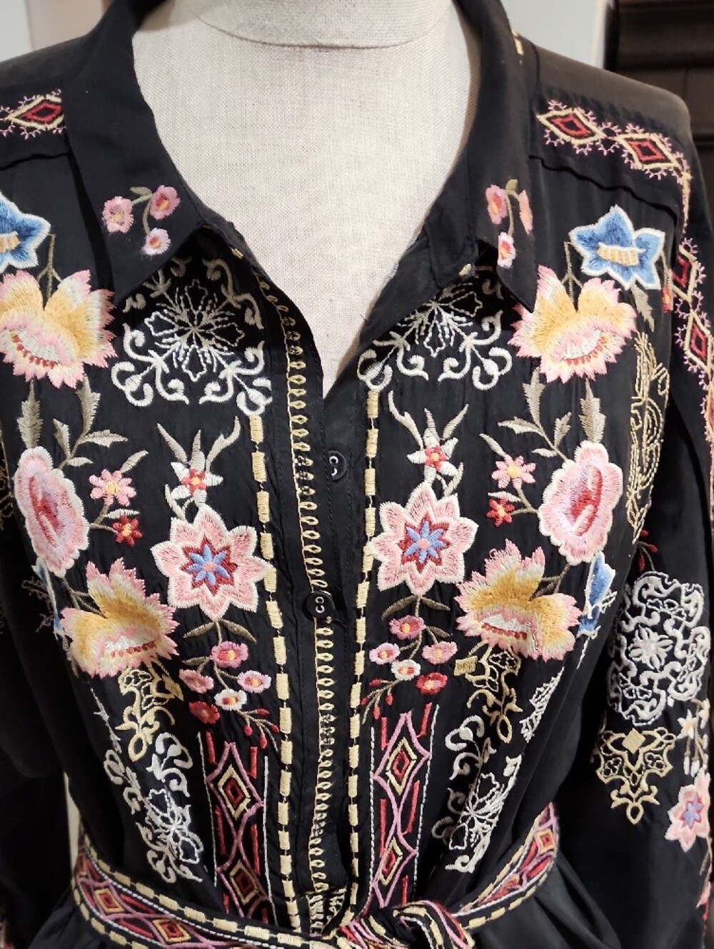Johnny WAS Biya Failie Flor Black Embroidered Long-Sleeve Midi Dress - Picture 5 of 10